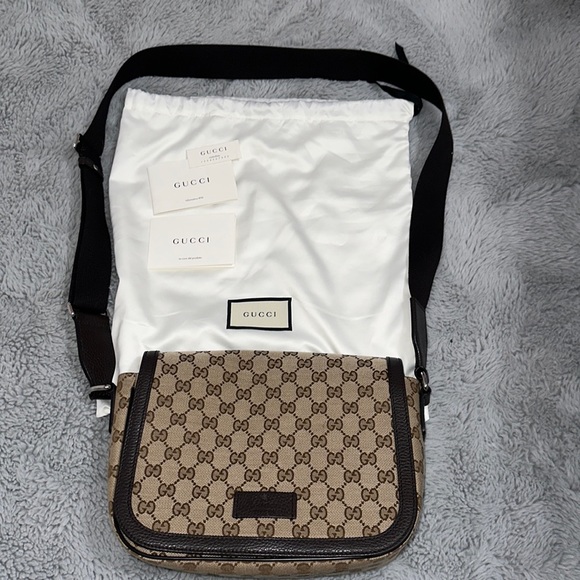 Gucci Canvas Messenger Bag Crossbody GG Brown